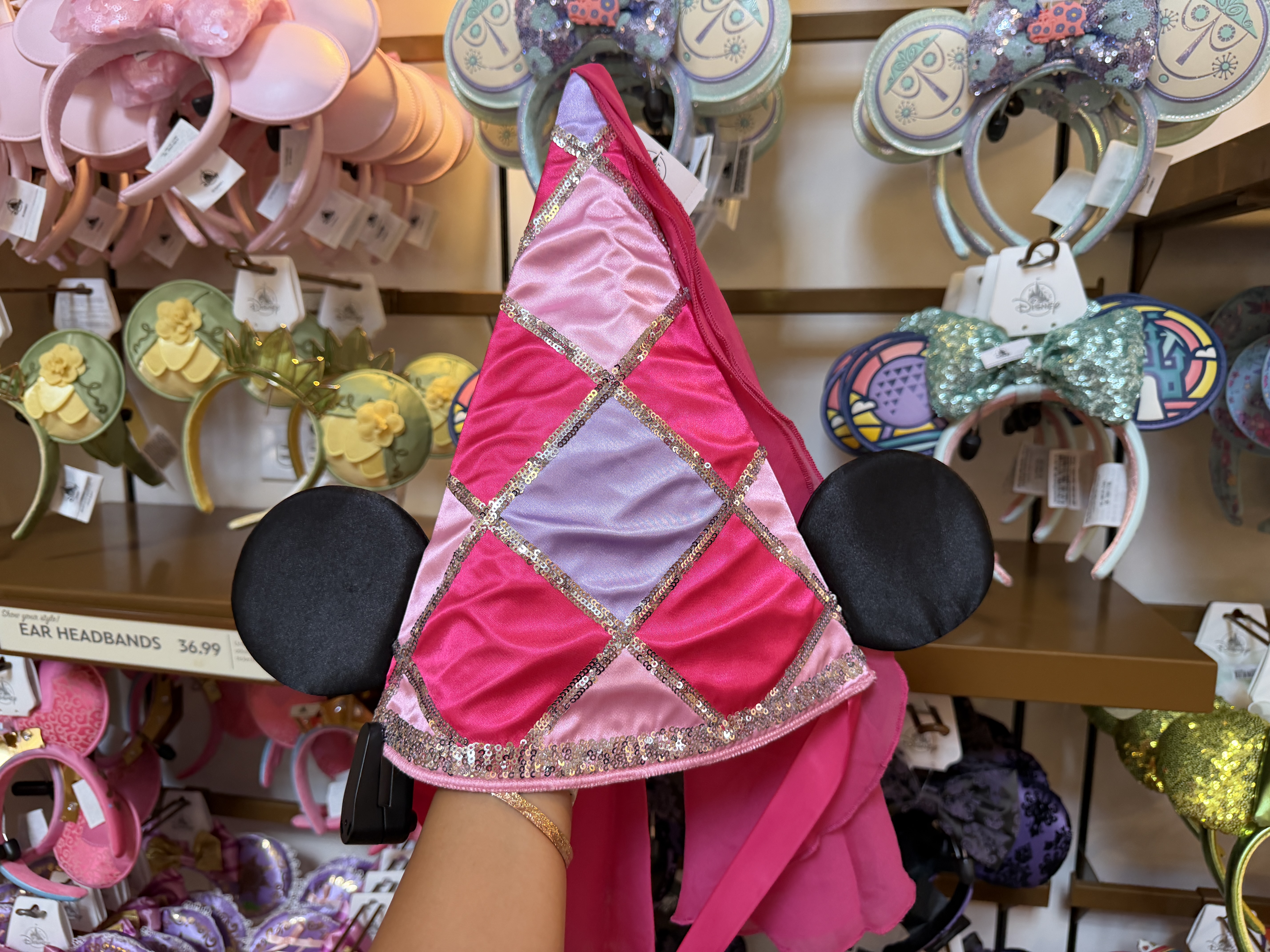 WDW】ラプンツェルの三角帽子が新登場！『塔の上のラプンツェル』新作